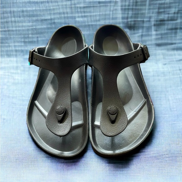 Birkenstock Shoes - BIRKENSTOCK • Gizeh Eva T-Strap Sandals • Size 40 • Size 9 - 9.5 • Women